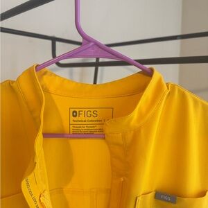 Figs Vibrant Yellow Scrub Top